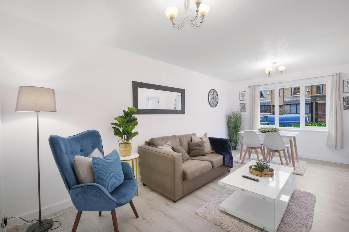 Charming 2-Bedroom, 1-Bath Apt. in Transom Square1