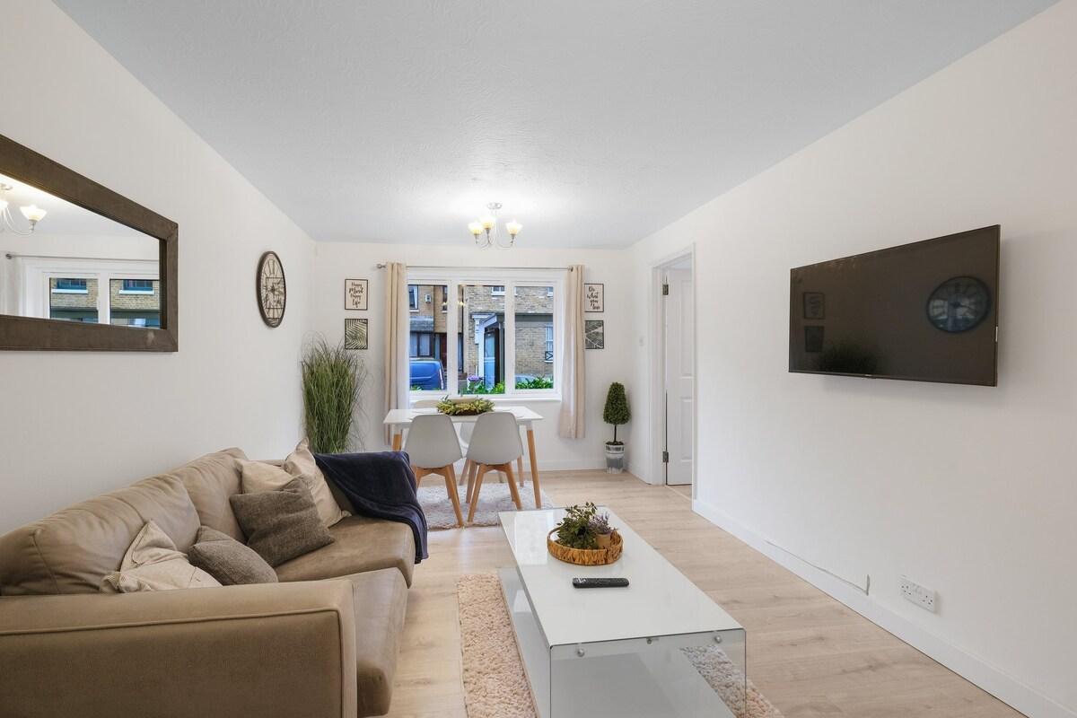 Charming 2-Bedroom, 1-Bath Apt. in Transom Square2