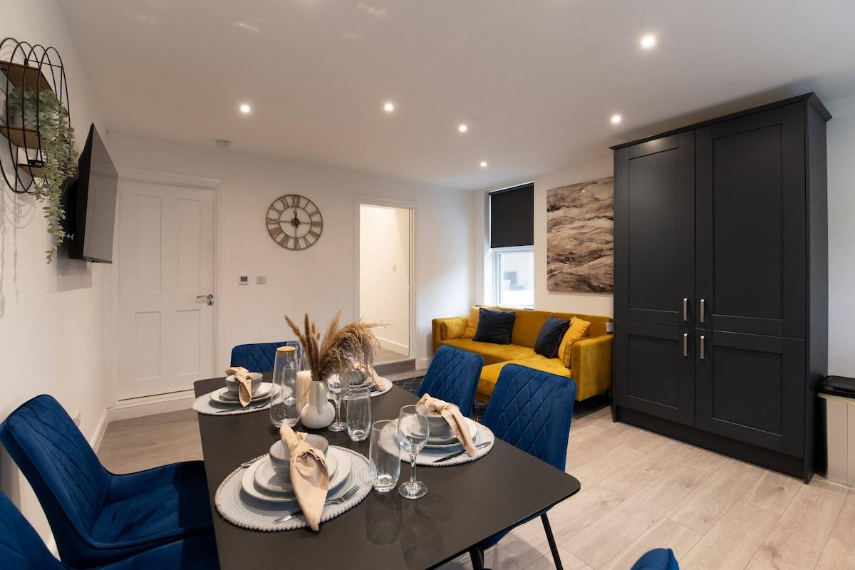 Woodside Park 3 Bedroom and 1 Bathroom Apt. A3