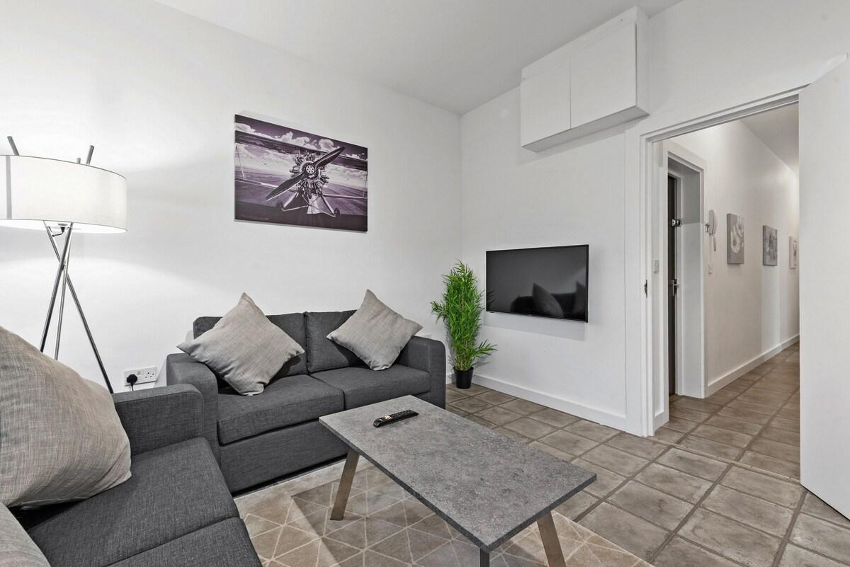 West Ealing Srv Apt. with Off St. Parking A -2 BDR2