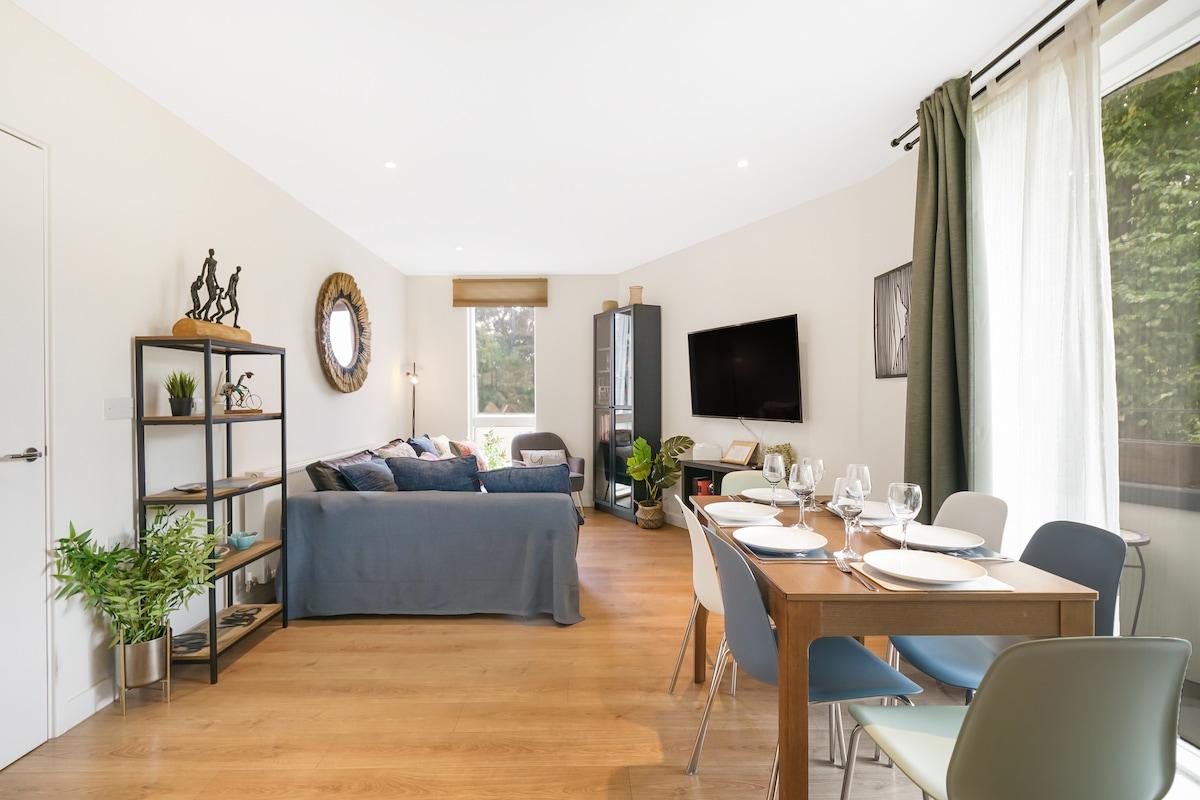 Stylish 2-Bed Flat Near Central London1