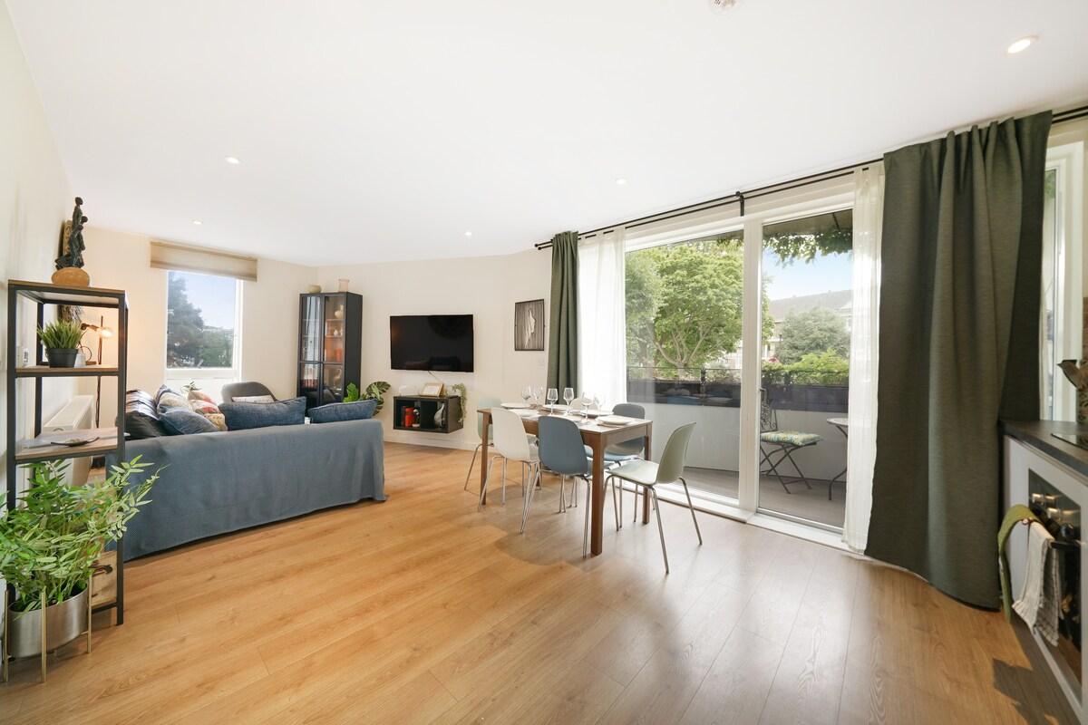 Stylish 2-Bed Flat Near Central London3