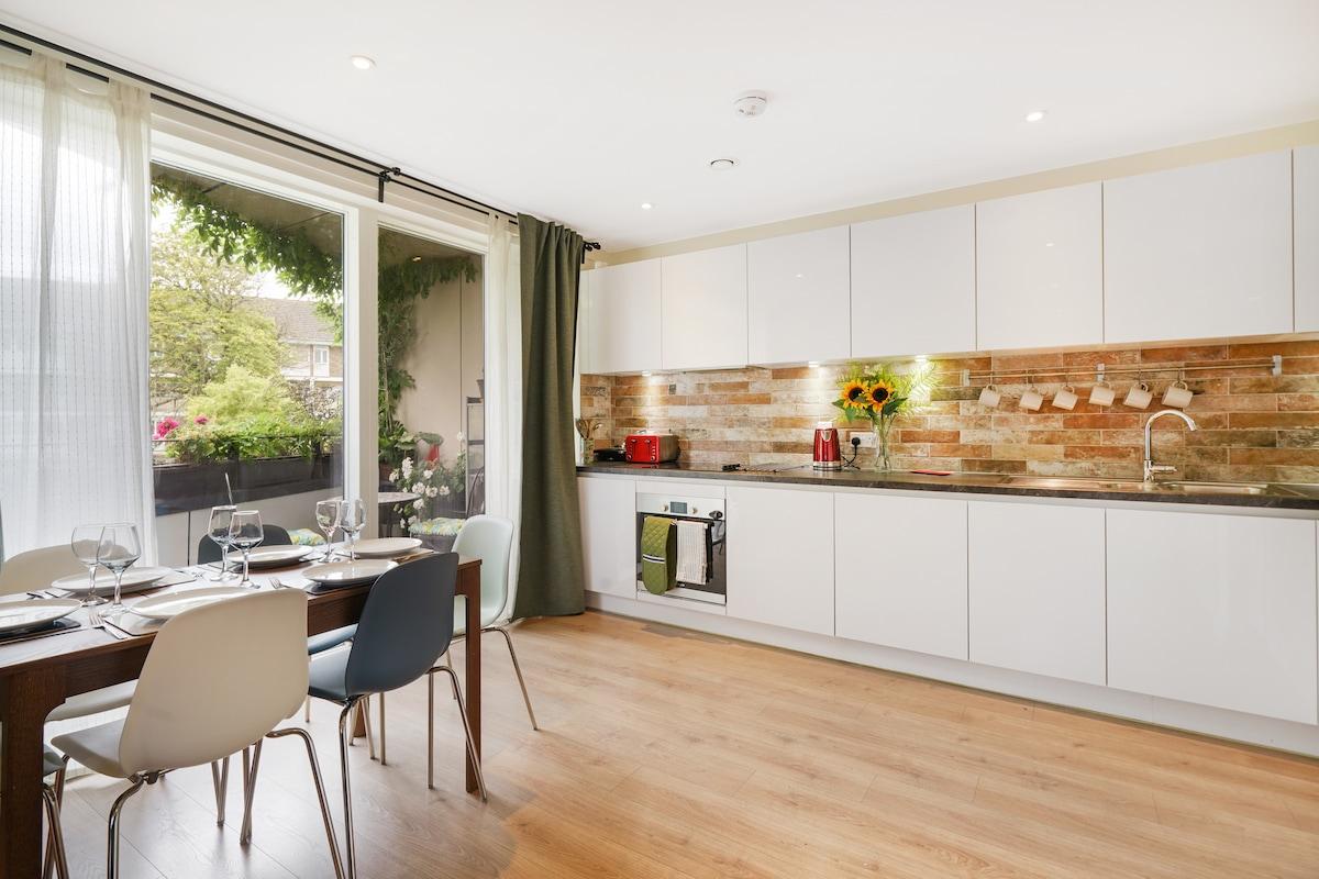 Stylish 2-Bed Flat Near Central London6
