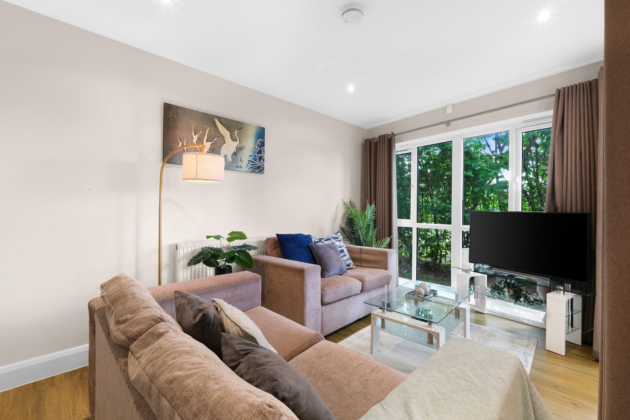 Heathrow Living 2BDR 2BA Apt by 360 Stays - Apt 03