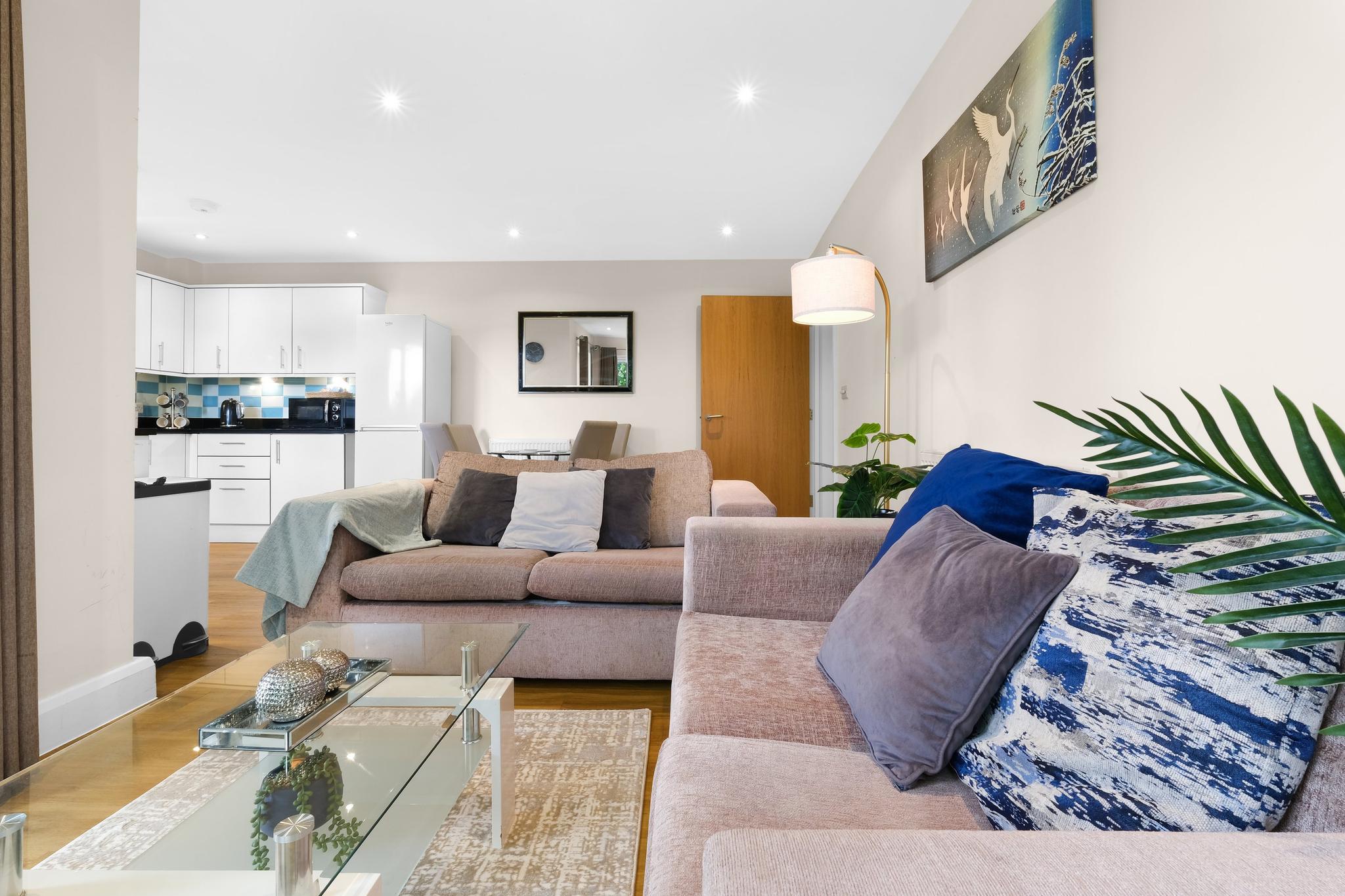 Heathrow Living 2BDR 2BA Apt by 360 Stays - Apt 036