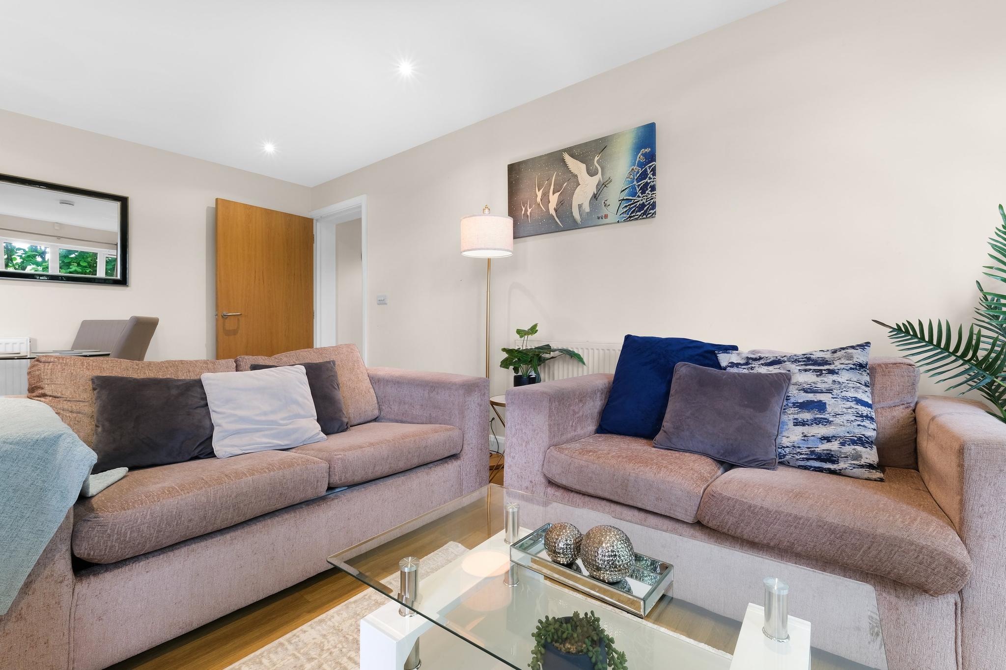 Heathrow Living 2BDR 2BA Apt by 360 Stays - Apt 035