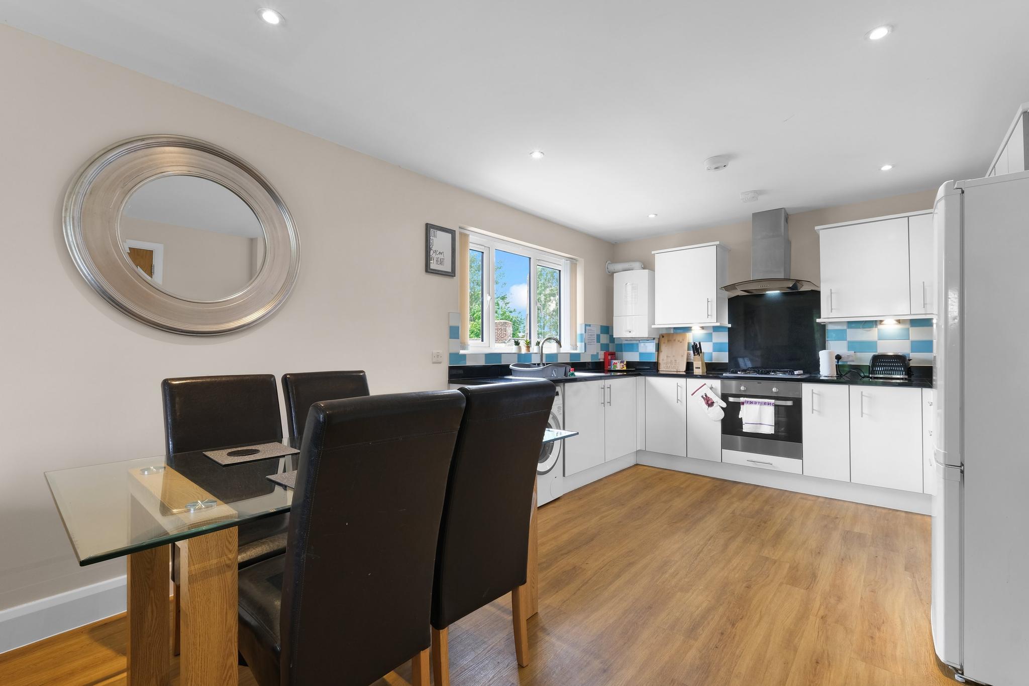 Heathrow Living 2BDR 2BA Apt by 360 Stays - Apt 11