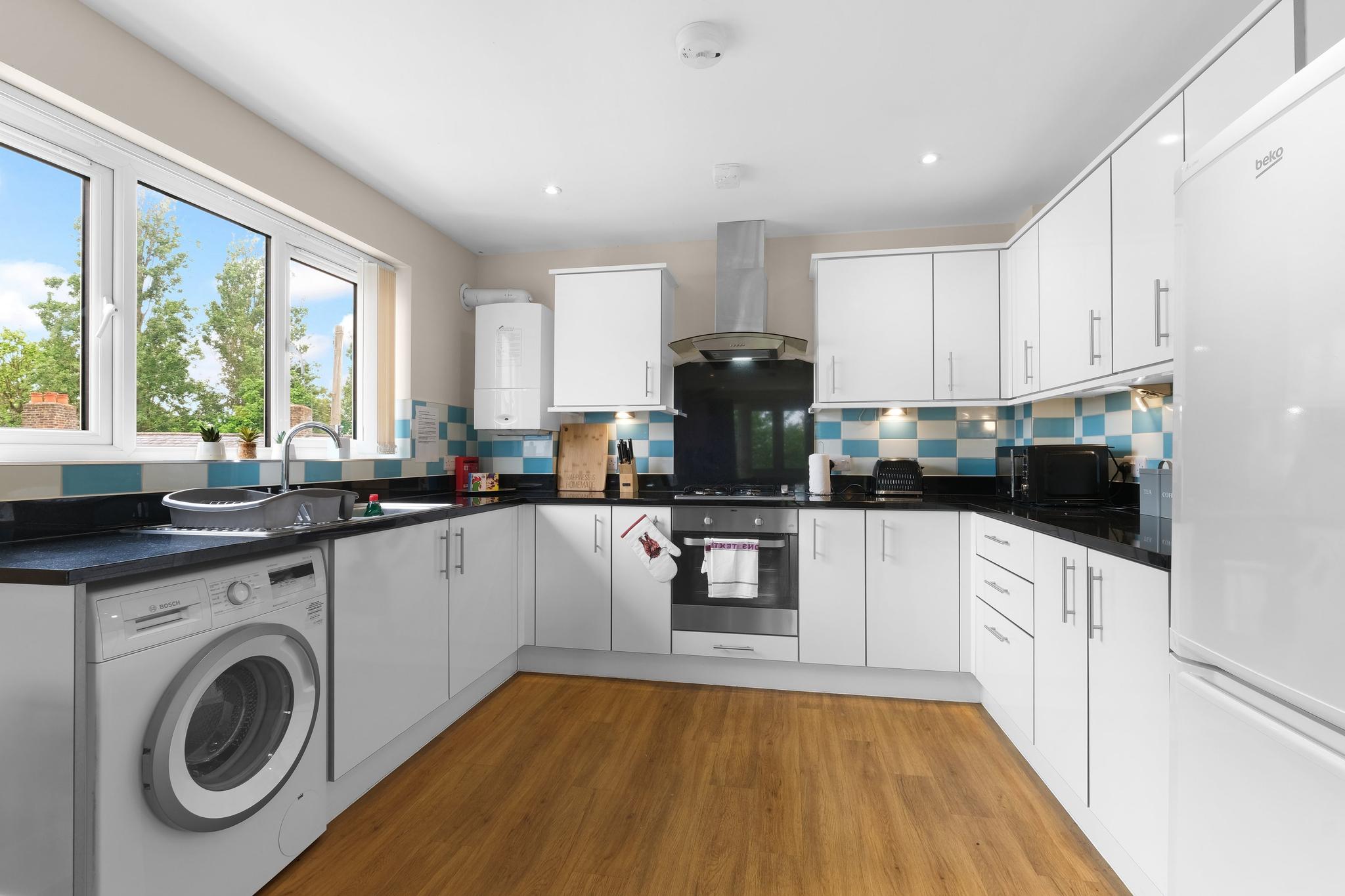 Heathrow Living 2BDR 2BA Apt by 360 Stays - Apt 112