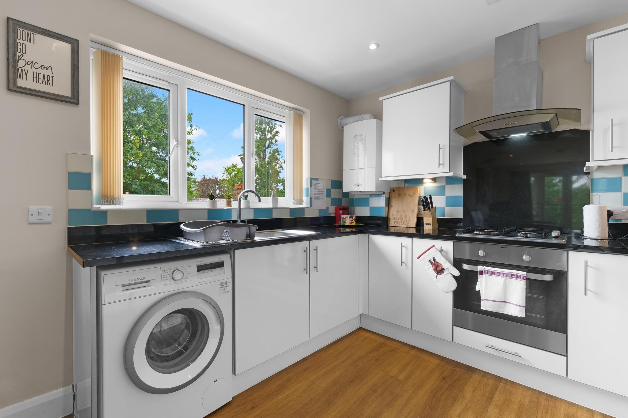 Heathrow Living 2BDR 2BA Apt by 360 Stays - Apt 114