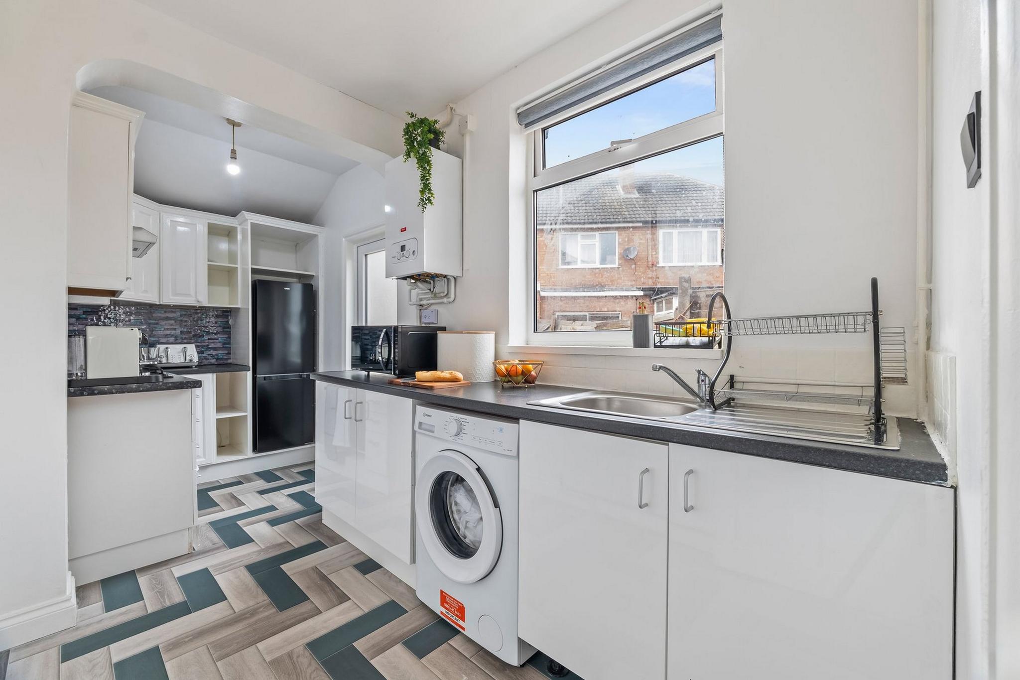 Leicester Contractor Stay | Free Parking-Sleeps 82