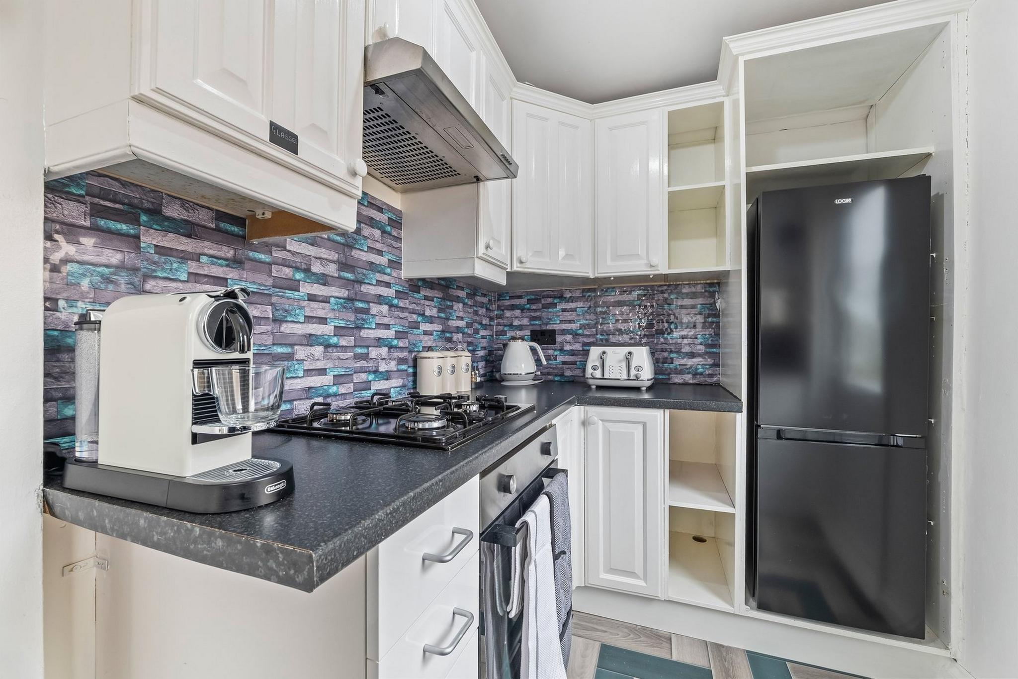 Leicester Contractor Stay | Free Parking-Sleeps 86